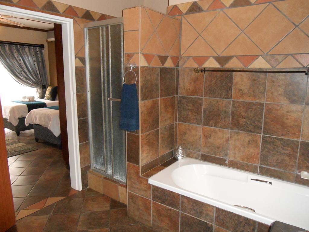 Safari Guesthouse Vryburg Exteriör bild