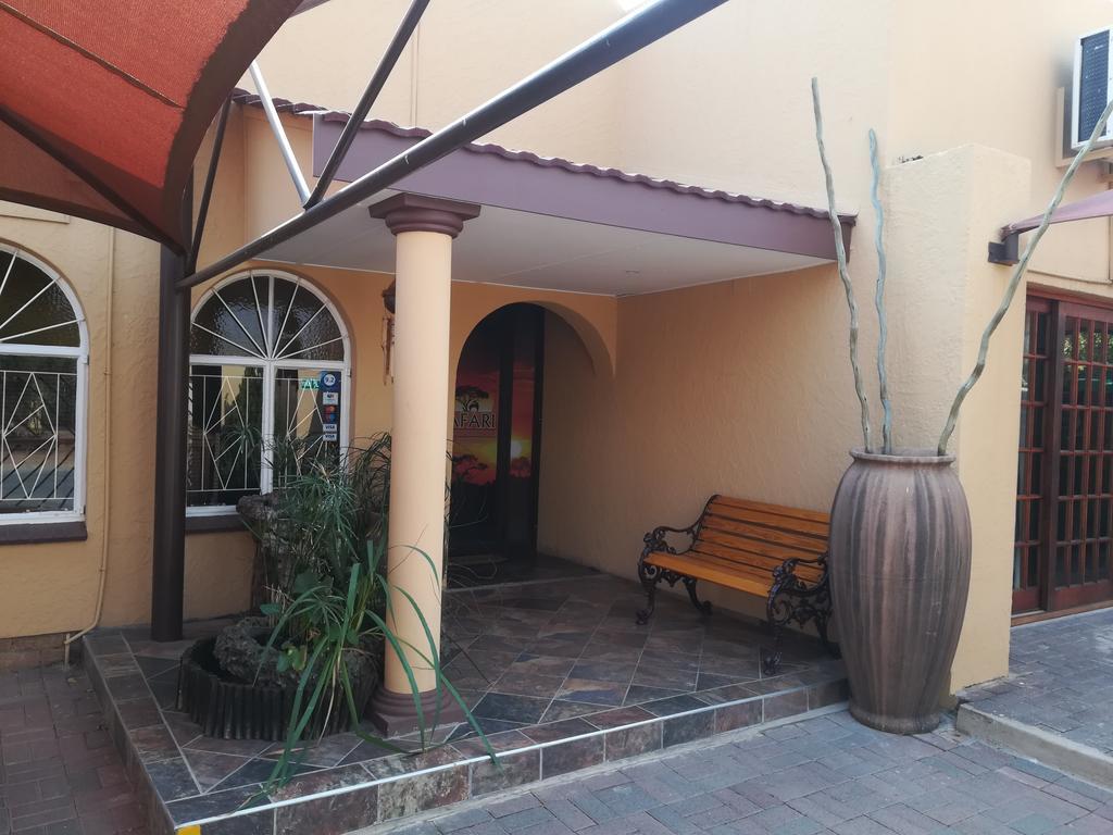 Safari Guesthouse Vryburg Exteriör bild