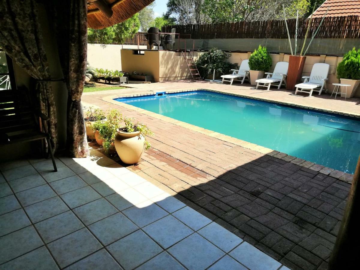 Safari Guesthouse Vryburg Exteriör bild