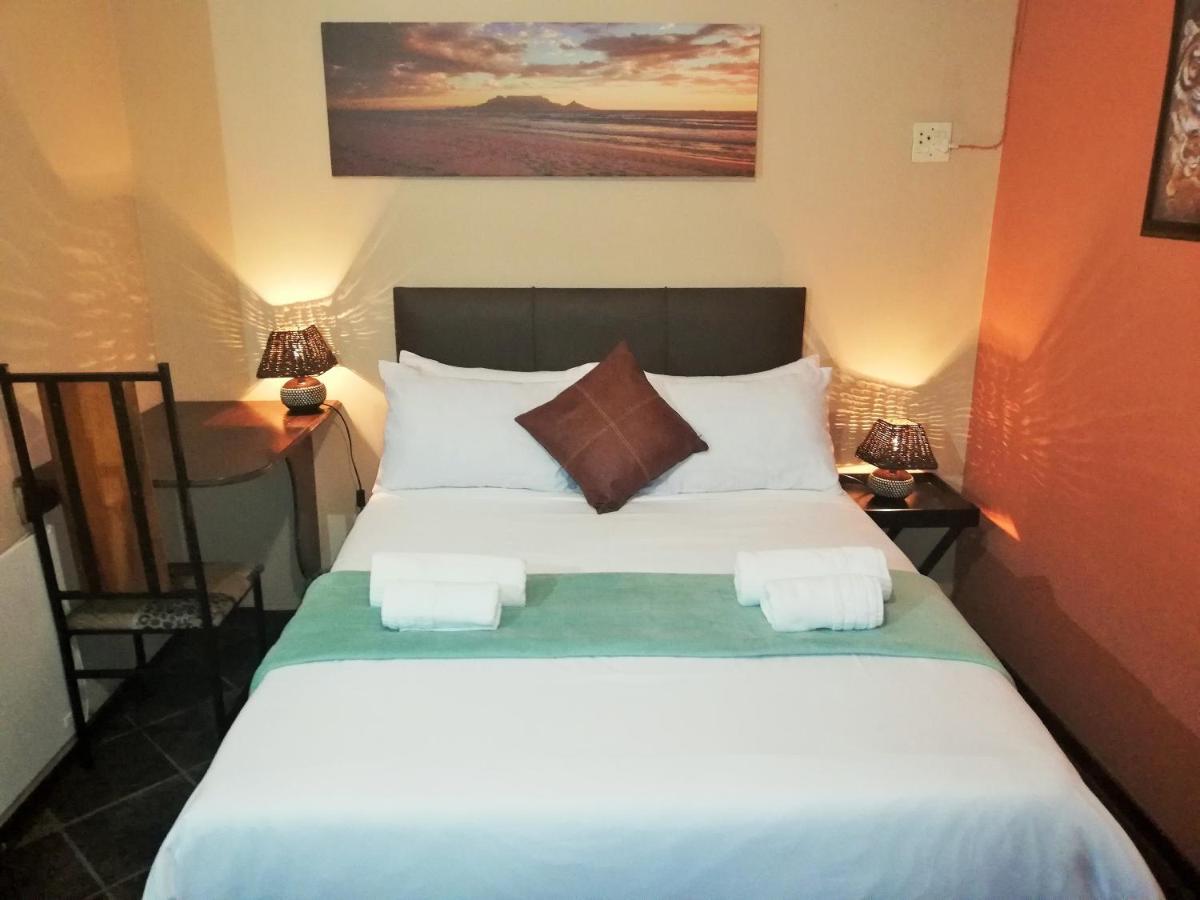 Safari Guesthouse Vryburg Exteriör bild